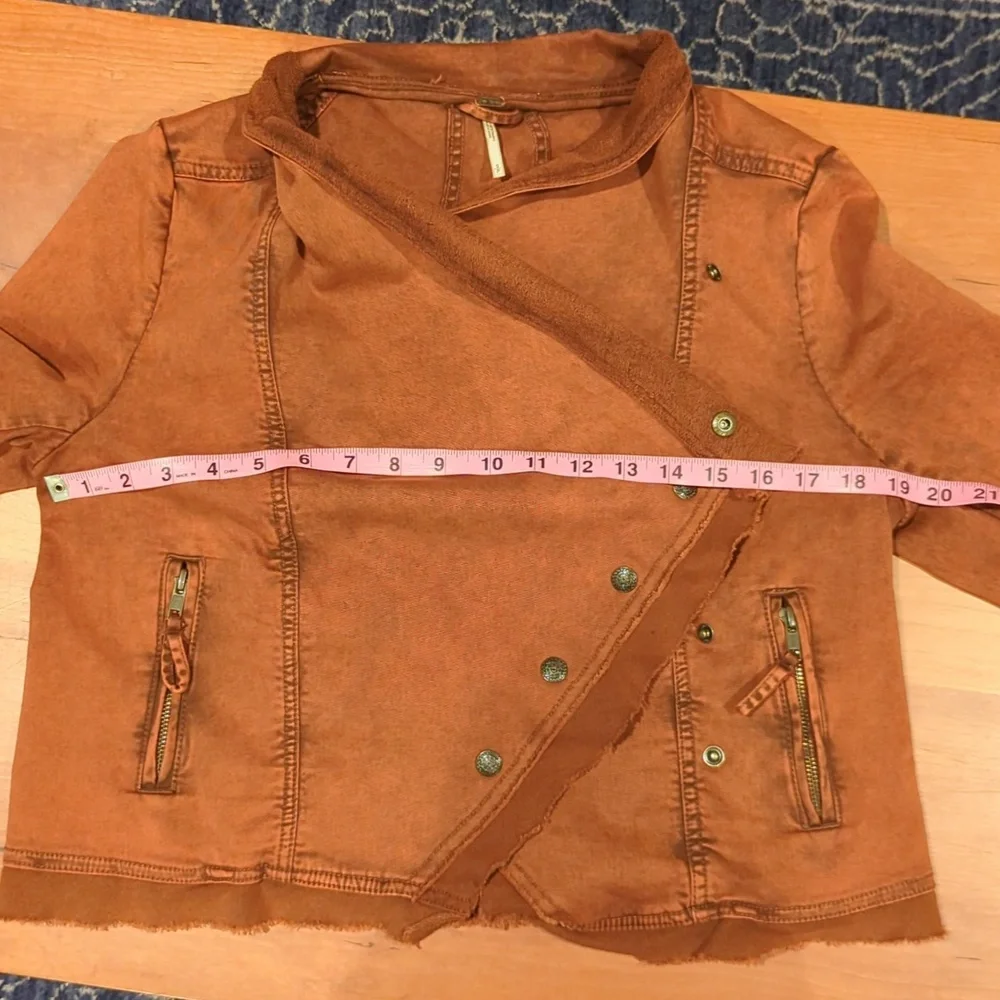 Free People collapsing twill raw edge jacket, size small, rust color - Picture 9 of 11